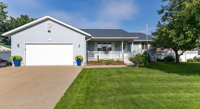 Photo of 1525 5th Ave, Camanche, IA 52730