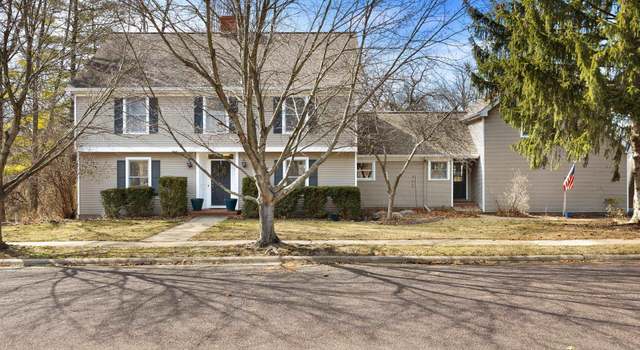 Photo of 6219 N Suffolk Dr, Peoria, IL 61615