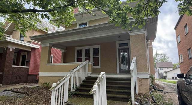 Photo of 1027 N University St, Peoria, IL 61606