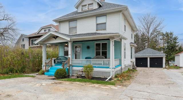 Photo of 2519 Brady St, Davenport, IA 52803