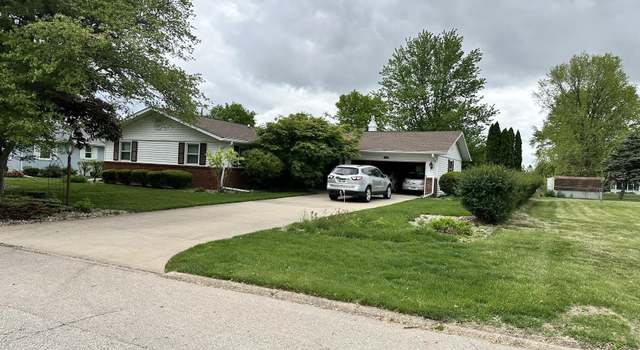 Photo of 118 Poplar St, Canton, IL 61520