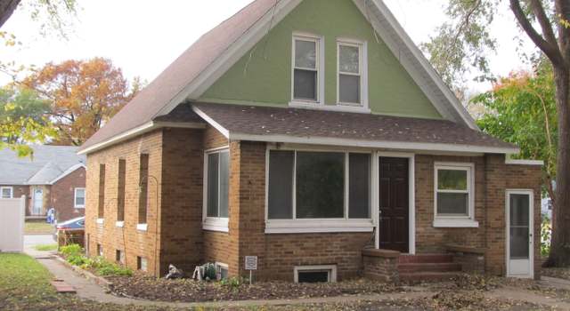 Photo of 2423 11th St, Rock Island, IL 61201