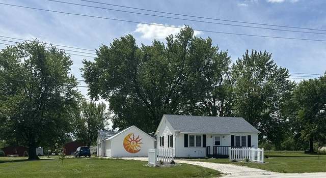 Photo of 507 W Wood St, Camp Point, IL 62320