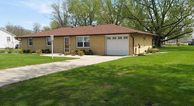 Photo of 106 S Holloway St, Alexis, IL 61412