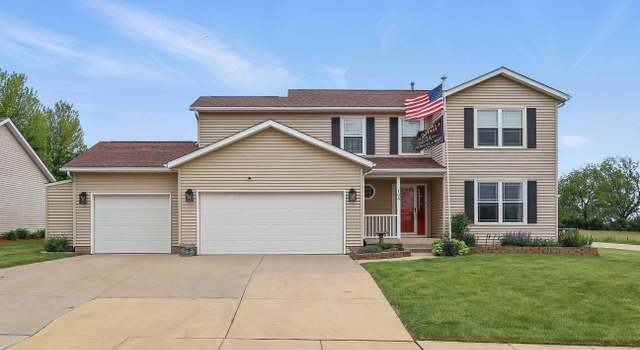 Photo of 108 N Howard Ln, Long Grove, IA 52756