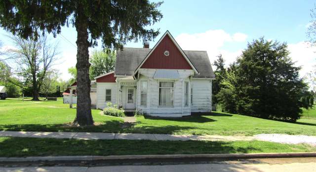 Photo of 906 E Broadway St, Astoria, IL 61501
