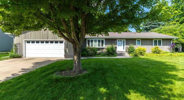 Photo of 3626 32nd St, Rock Island, IL 61201