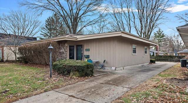 Photo of 136 Pinehurst Dr, Springfield, IL 62704