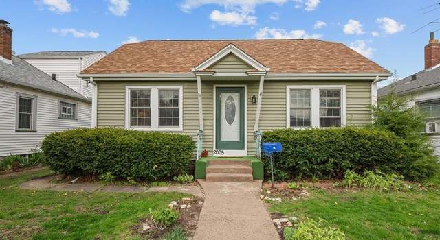 Photo of 2005 46th St, Rock Island, IL 61201