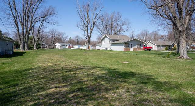 Photo of 215 Baylor St, East Peoria, IL 61611