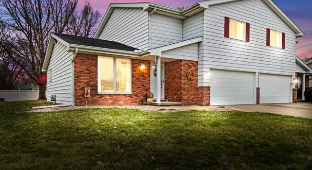 Photo of 6810 N Fox Point Dr, Peoria, IL 61614
