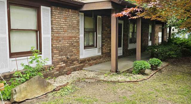 Photo of 414 S Clayton St, Benton, IL 62812