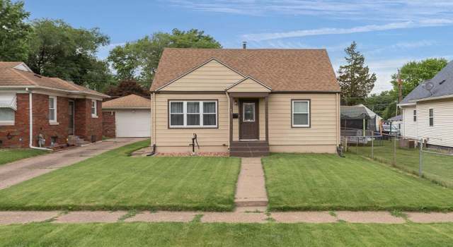 Photo of 419 50th St, Moline, IL 61265-1964