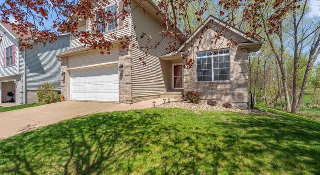 Photo of 6135 Hillandale Rd, Davenport, IA 52806