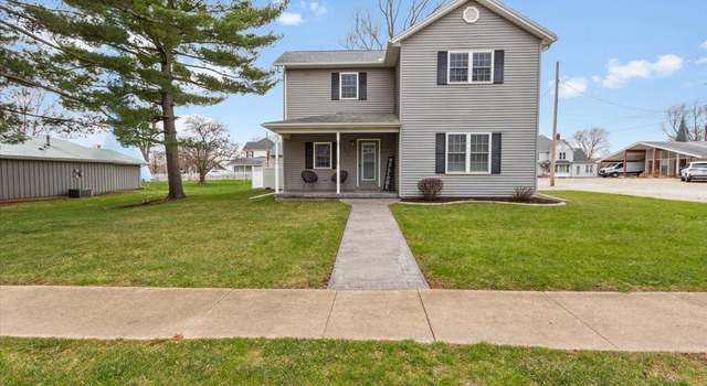 Photo of 307 N Jefferson St, Washburn, IL 61570