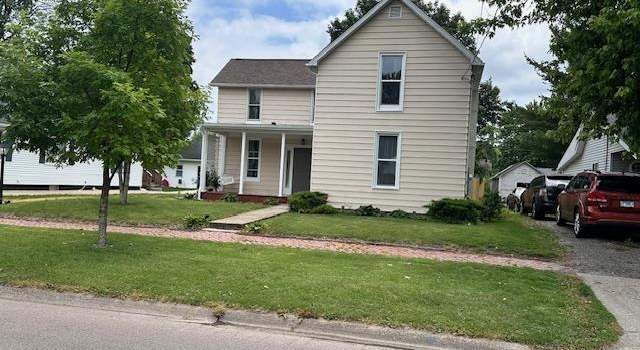 Photo of 964 E Locust St, Canton, IL 61520