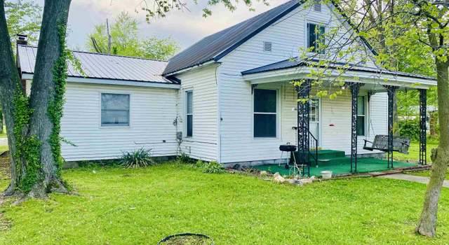 Photo of 605 N Cedar St, Sandoval, IL 62801