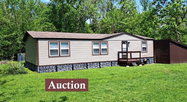 Photo of 313 N Hickory St, Desoto, IL 62924