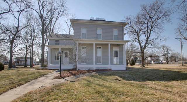 Photo of 208 E South St, Mendon, IL 62351