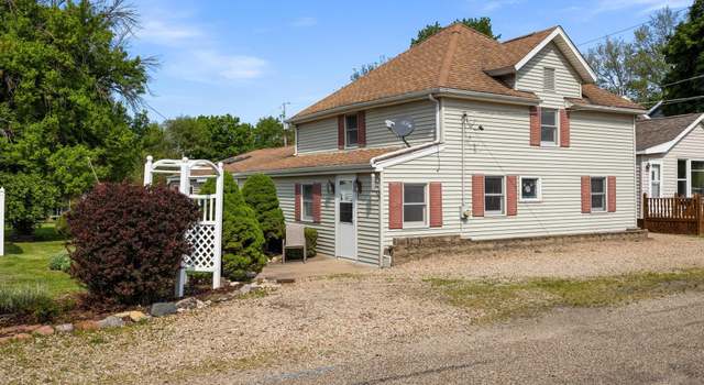 Photo of 107 S Spruce St, Delavan, IL 61734