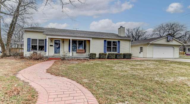Photo of 809 W Washington St, Auburn, IL 62615