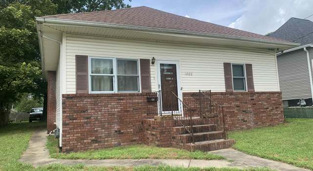Photo of 1006 Gent Ave, Johnston City, IL 62951