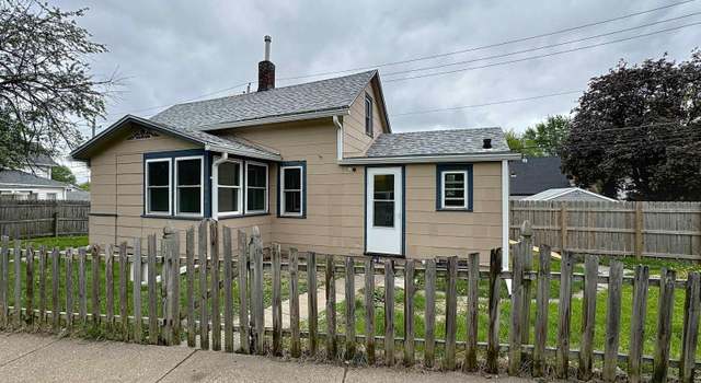 Photo of 1839 W 9th St, Davenport, IA 52804-3558