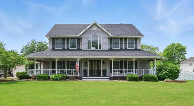 Photo of 391 Oakwood Circle Drive, Coal Valley, IL 61240