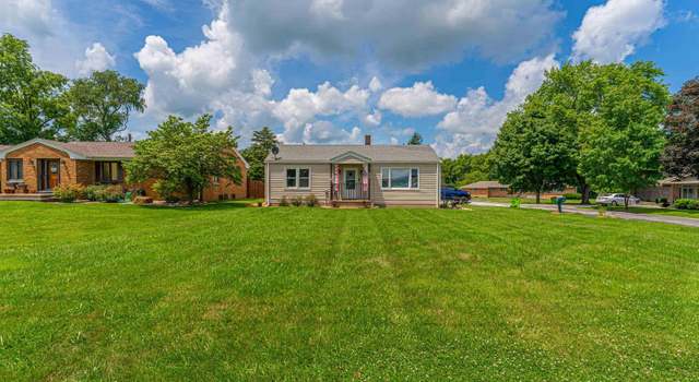 Photo of 902 S Spring St, Mount Pulaski, IL 62548
