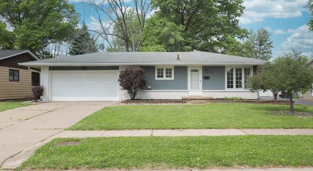 Photo of 3605 37th St, Moline, IL 61265