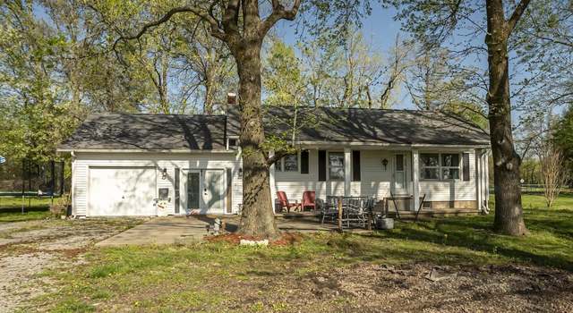 Photo of 814 W 15th St, Johnston City, IL 62951
