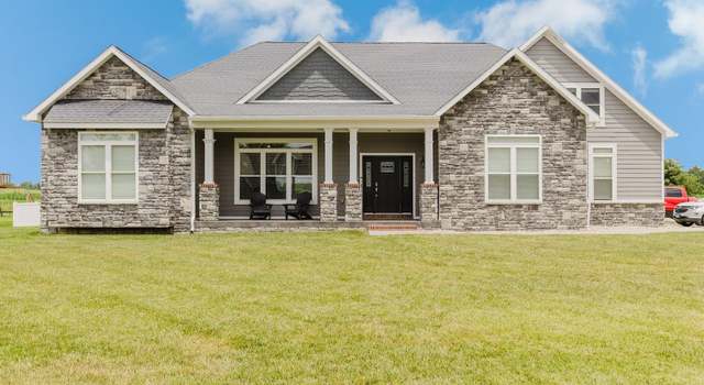 Photo of 1712 Felts Dr, Marion, IL 62959