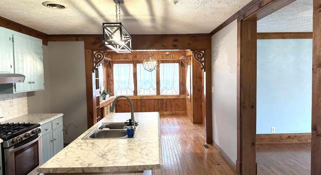 Photo of 137 S Pine St, Centralia, IL 62801