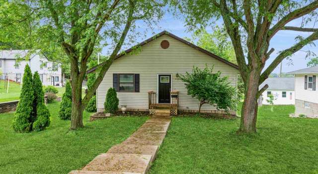 Photo of 3123 N 2nd St, Clinton, IA 52732