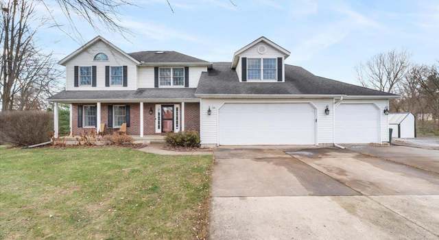 Photo of 26 Birchwood Dr, Blue Grass, IA 52726-9746