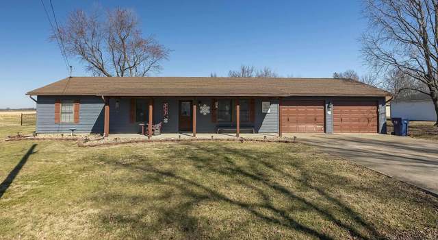 Photo of 307 Kings Ave, Ewing, IL 62836