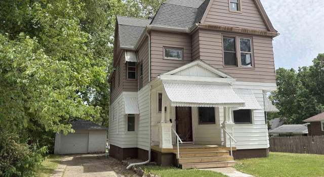 Photo of 2704 N Dechman Ave, Peoria, IL 61603