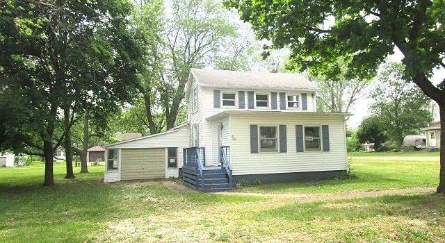 Photo of 302 S Hickory St, Wenona, IL 61377