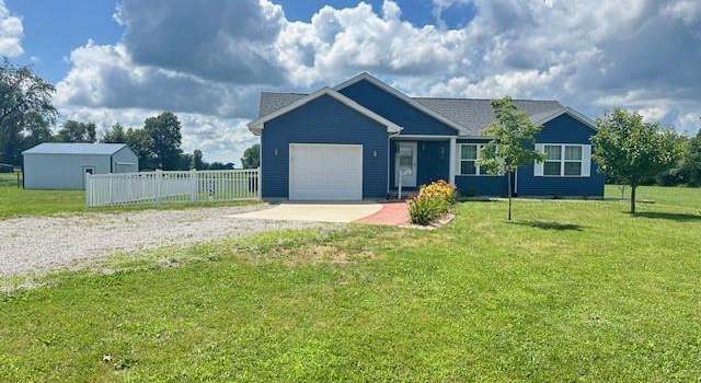 Photo of 2015 S Houston St, Taylorville, IL 62568