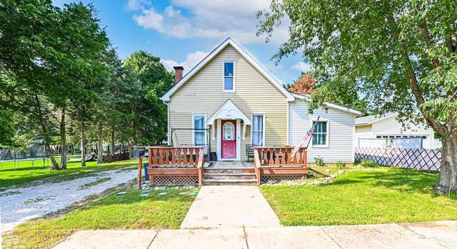 Photo of 305 W Hill St, Eureka, IL 61530