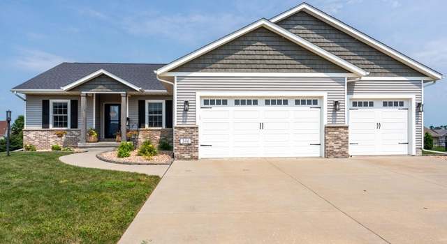 Photo of 346 Hillside Dr, Eldridge, IA 52748