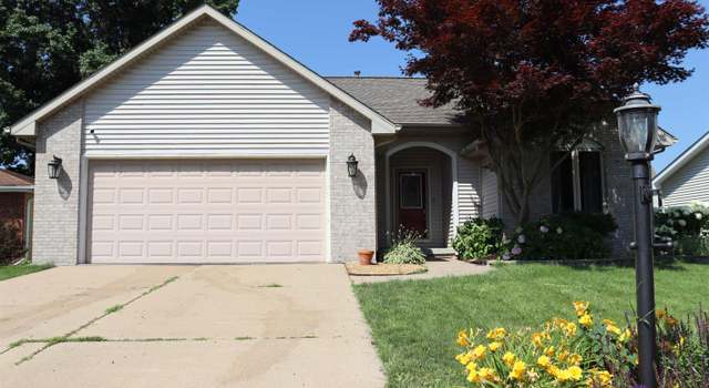 Photo of 525 N Wood Thrush Dr, Peoria, IL 61604