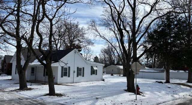 Photo of 206 W Jefferson St, Athens, IL 62613
