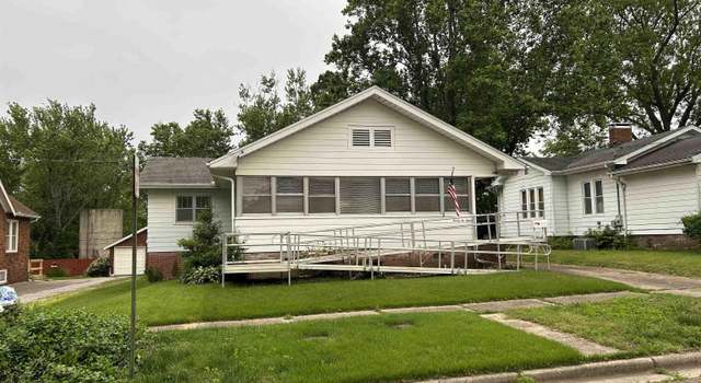 Photo of 2215 Clay St, Murphysboro, IL 62966