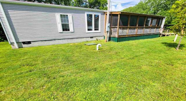 Photo of 1011 Clan St, Flora, IL 62839