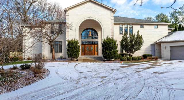 Photo of 19 Hickory Ct, Rock Island, IL 61201