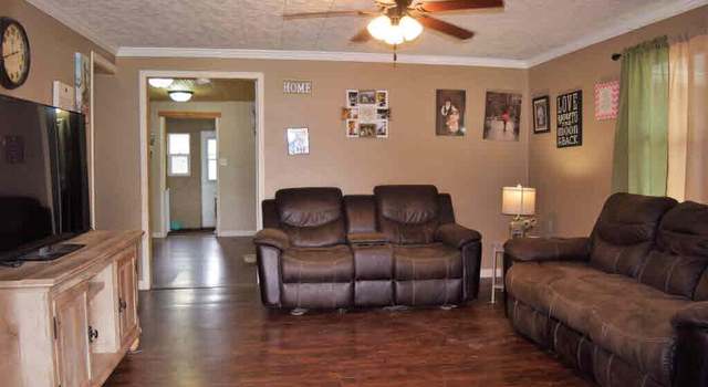 Photo of 125 W Pleasant St, Winchester, IL 62694
