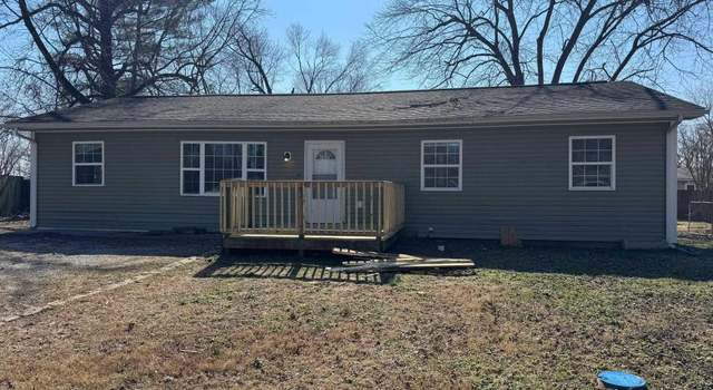 Photo of 407 E Logan St, Desoto, IL 62924