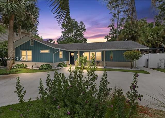Property at 8 Flamingo St, Hilton Head Island, SC 29928, 3 beds, 2 baths