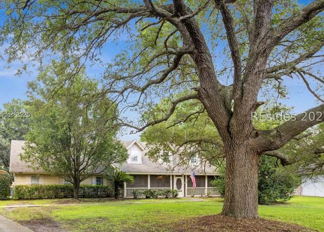 Property at 8 Zoe Ct, Bluffton, SC 29910, 3 beds, 2.5 baths